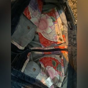 Women’s low rise flare jeans, good condition, never worn.